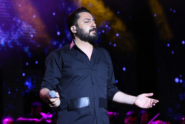 عاشقانه های روزبه بمانی در برج میلاد طنین انداز شد